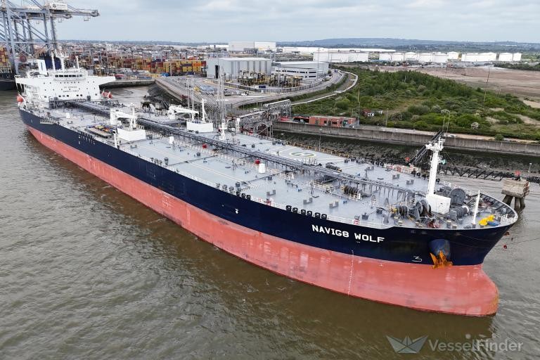 NAVIG8 WOLF, Crude Oil Tanker - Details and current position - IMO 9935301  - VesselFinder