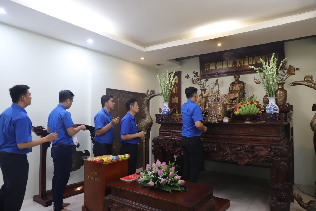 https://vinamarine.gov.vn/f/content/z3491890011350_7f3353a330784ae912c8b46cef2dca86.jpg
